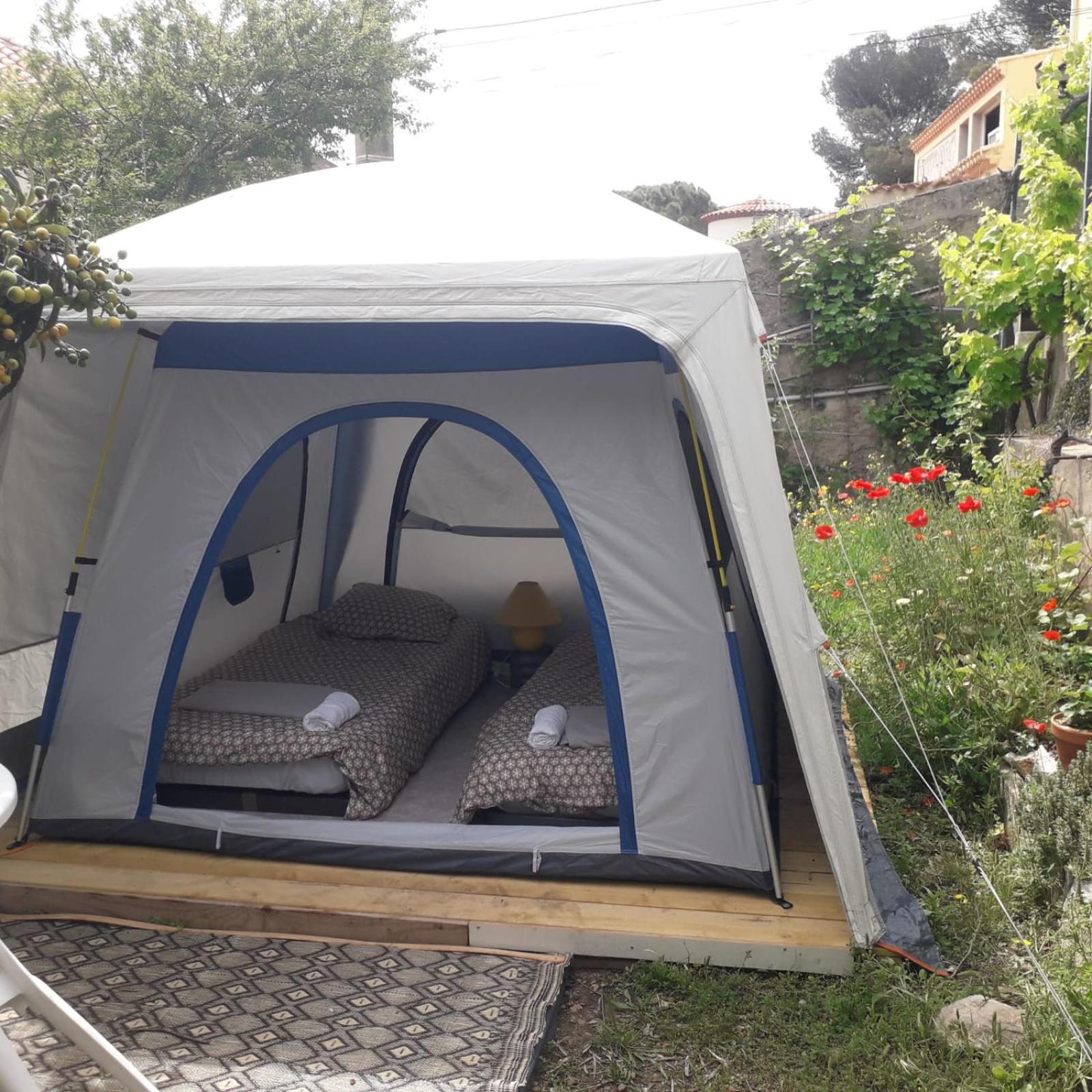 Deux Tentes Confortables Dans Un Joli Jardin Idealement Situe Tente de luxe *